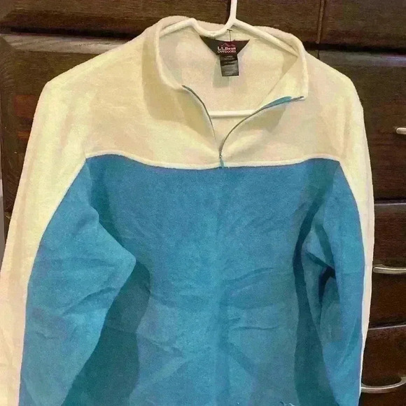 L.L. Bean Sweaters - LL Bean outdoors fleece  1/4 zip women’s large